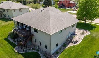 608 N Riverwood Cir, Brandon, SD 57005