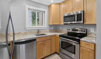 8923 BATTERY Pl #24, Bethesda, MD 20814