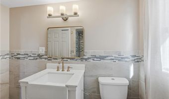 16 N Rose St, East Providence, RI 02914