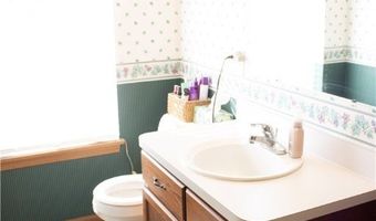 2322 New Milford Rd, Atwater, OH 44201