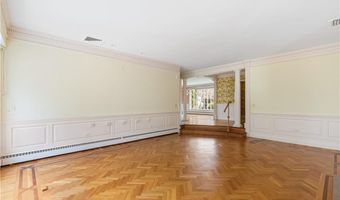 28 S Hill Dr, Cranston, RI 02920