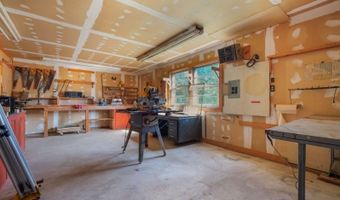 3 Smith St, Andover, NJ 07821