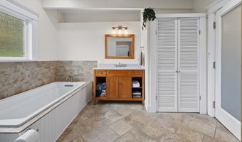 3361 Harrison Ave, Astoria, OR 97103