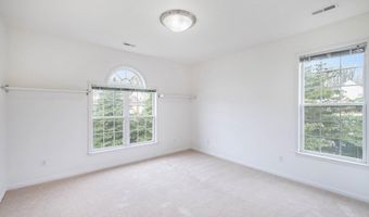 2925 N Knightsbridge Cir, Ann Arbor, MI 48105