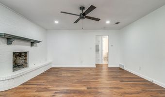 220 Rolling Hills Dr, Aledo, TX 76008