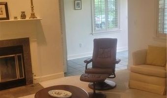 318 Corey Ln 318, Middletown, RI 02842