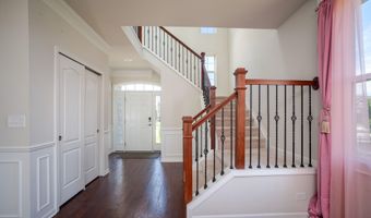 2825 Dillon Dr, Ann Arbor, MI 48105
