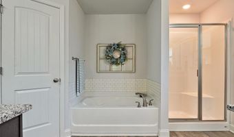 885 BARKLEY Dr, Alabaster, AL 35007