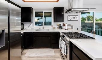 435 W Hawthorne St, Fallbrook, CA 92028