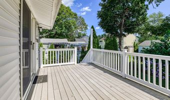 48 Washington Ave, Middletown, NJ 07748