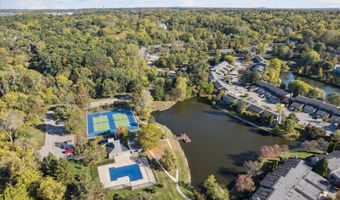 747 Peninsula Ct, Ann Arbor, MI 48105