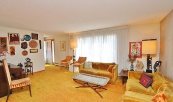 16 Hempstead Ave, Bangor, ME 04401