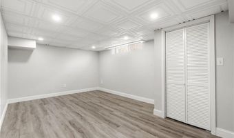 11 Hornbine St, Cranston, RI 02919