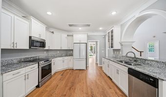 504 Kiowa Dr, Boiling Springs, SC 29316