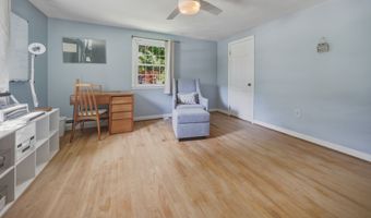 32 Fox Den Rd, Avon, CT 06001