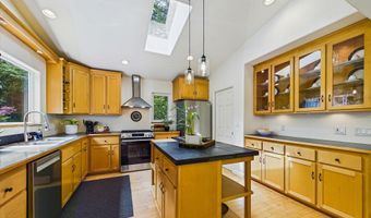 186 Lindholm Ln, Arcata, CA 95521