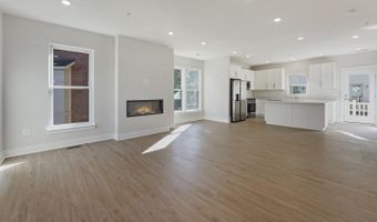 945 SYCAMORE Dr SE, Washington, DC 20032