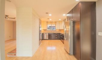 507 Glenmeadow Dr, Ballwin, MO 63011