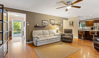 5 Little Village Ln, Belgrade, ME 04917
