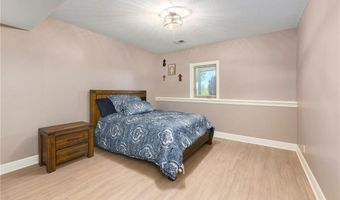 15006 Leavenworth Rd, Basehor, KS 66007