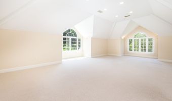 35 Foothills Dr, Avon, CT 06001