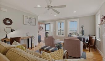 11 King Philip Ave, Bristol, RI 02809