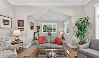 746 C St, Ashland, OR 97520