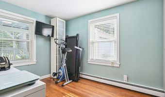 7 Rocky Ledge Dr, Clinton, CT 06413