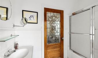 48 Wollaston St, Cranston, RI 02910