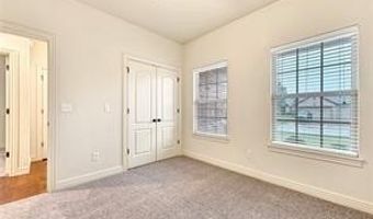 5002 SW Golden Eagle Ave, Bentonville, AR 72713