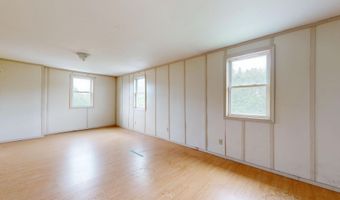 445 W River Rd, Augusta, ME 04330