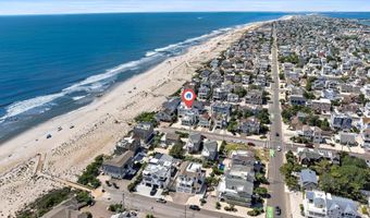 10 11TH St, Beach Haven, NJ 08008