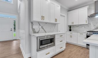 127 Rogers St, Bayville, NJ 08721