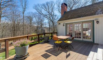 150 N Old Stone Bridge Rd, Cos Cob, CT 06807
