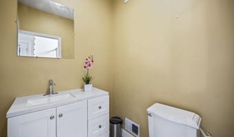528 Vanderbilt Ave, Bayville, NJ 08721
