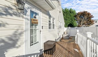 160 Grand Central Ave, Amityville, NY 11701
