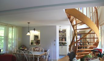 55 Liberty St, Chester, CT 06412