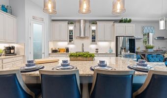 7702 PARADISO Dr, Apollo Beach, FL 33572