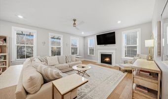 321 Crest Ln, Adams Twp., PA 16046