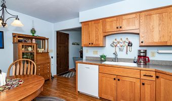 111 Sandburg Ct, Ames, IA 50014