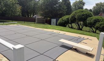 1381 Secretariat Ln, Indianapolis, IN 46217