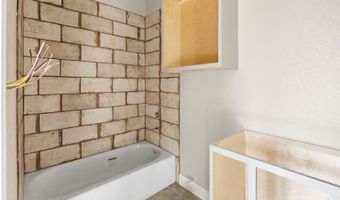 731 County Road 356, Adkins, TX 78101