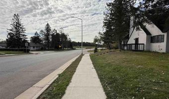 627 1st St, Nashwauk, MN 55769