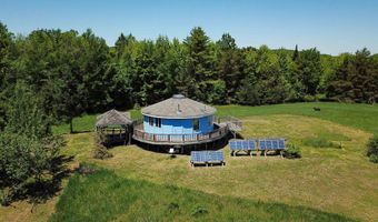 310 Sky Farm Ln, Barnet, VT 05821
