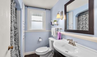 617 E 9th St, Auburn, IN 46706