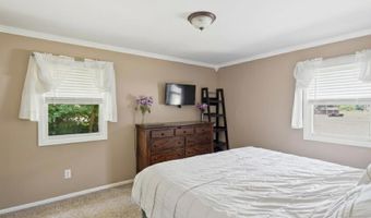2 Melissa Ct, Albany, NY 12205