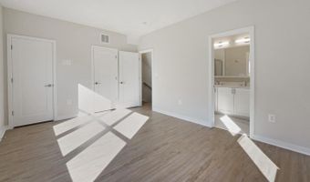 945 SYCAMORE Dr SE, Washington, DC 20032
