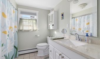 1 Adelaide Ave, Bristol, RI 02809