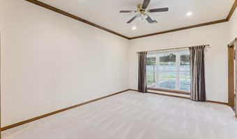 506 Fieldcrest Dr, Chickasha, OK 73018