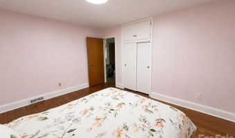 1327 Dresden Dr W, Charlotte, NC 28205